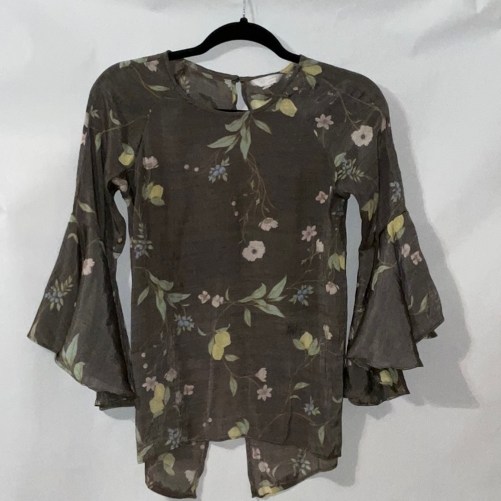 Lauren Conrad, Size XS, Bell sleeves